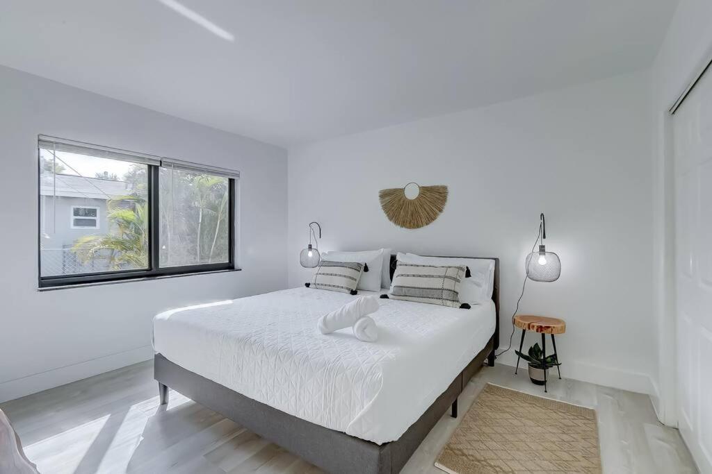 Chic Retreat: 2Br Apartment! Fort Lauderdale Exterior photo