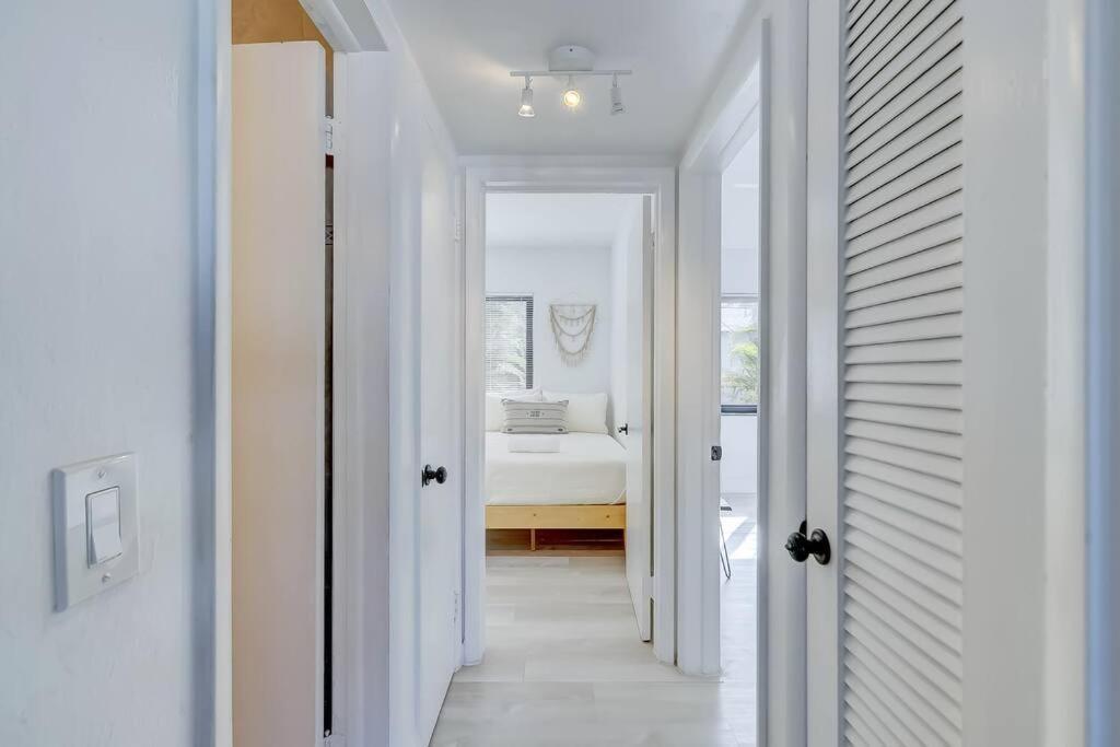 Chic Retreat: 2Br Apartment! Fort Lauderdale Exterior photo